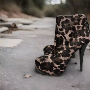 Stuart Weitzman Stone Leopard Hair Ankle Platform Bootie-NIB SIZE 7